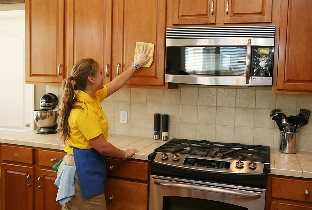 Weekly Kitchen cleaning tips